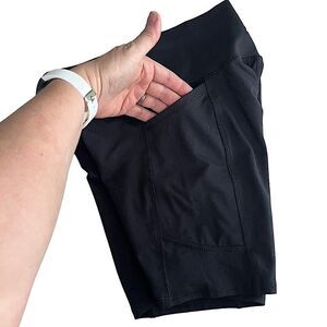 🌴 All In Motion Black Bike Shorts with Pockets Girls L(10-12)